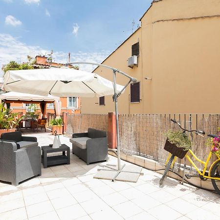 67m² 1 slaapkamer, 1 privé badkamer Appartement in Trastevere Rome Buitenkant foto